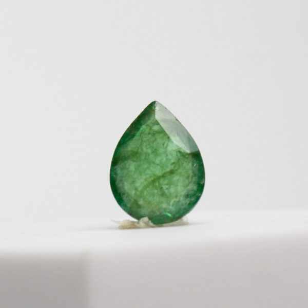 emerald gemstone 4.93 carats
