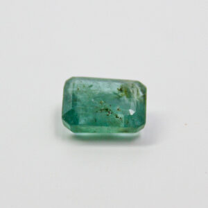 emerald gemstone 2.66 carat