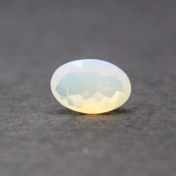 Opal gemstone 4.97 carats